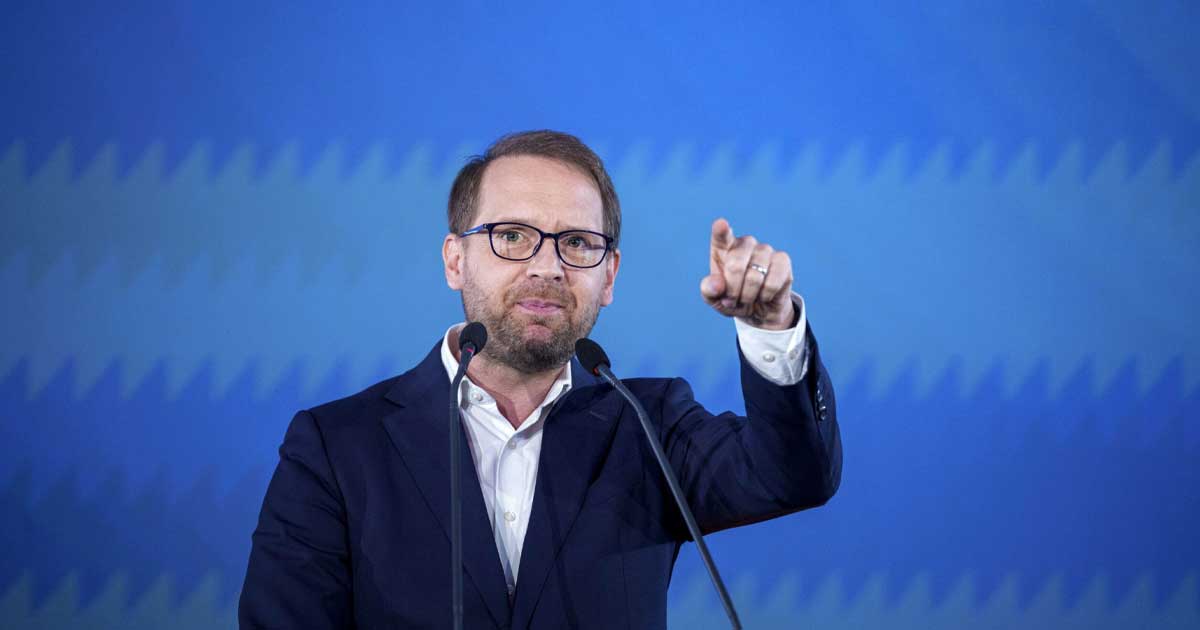 Dominic Fritz, liderul USR, la o declarație de presă despre Legea ANI și incompatibilitățile din PSD, iulie 2026