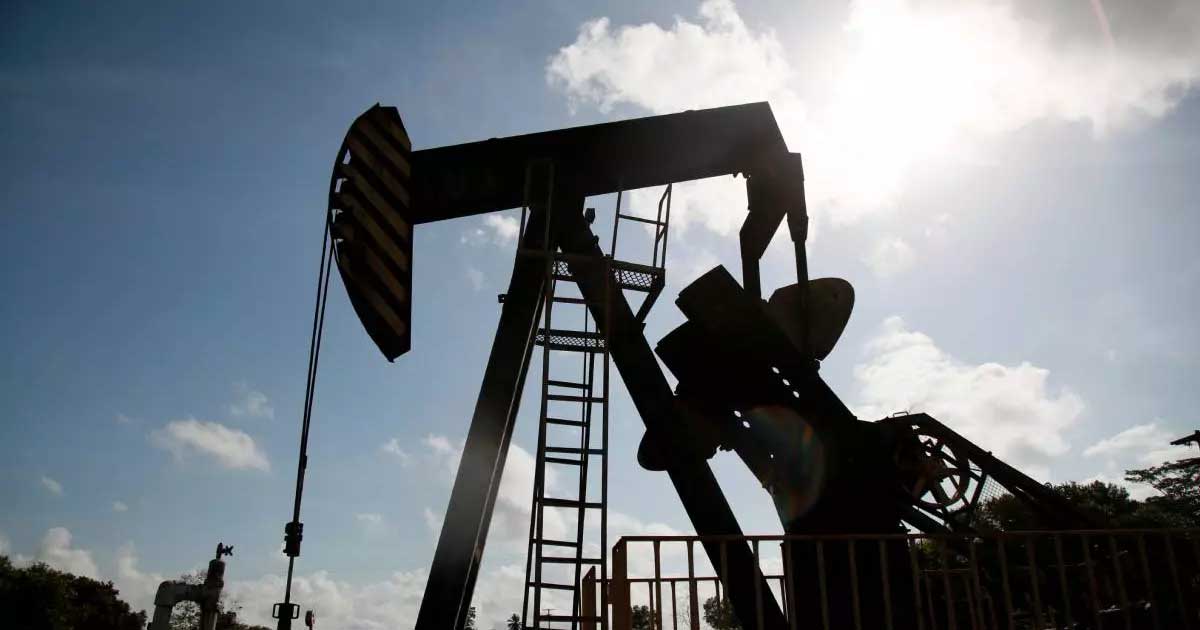 Instalație de extracție a petrolului, simbol al deciziei OPEC+ de majorare a producției, iulie 2026