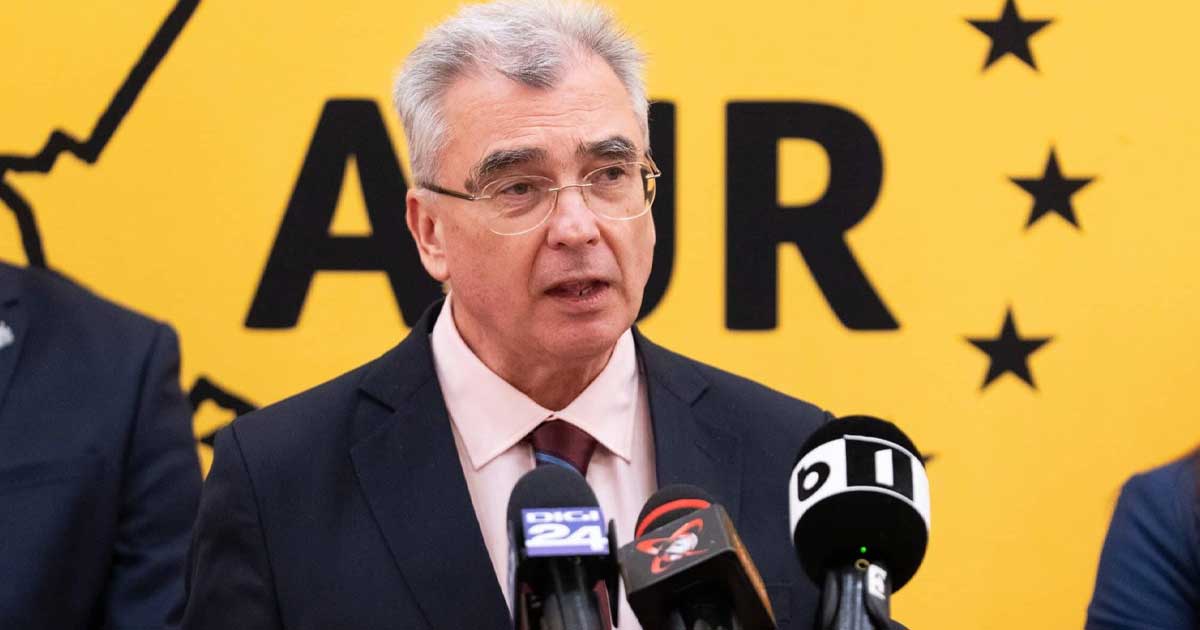 Petrișor Peiu, liderul senatorilor AUR, în timpul unei declarații despre negocierile pentru noul Guvern, iulie 2026