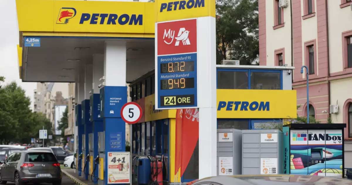 Benzinărie din România cu prețuri afișate la pompă, în contextul proiectului PSD de plafonare a carburanților, iulie 2026
