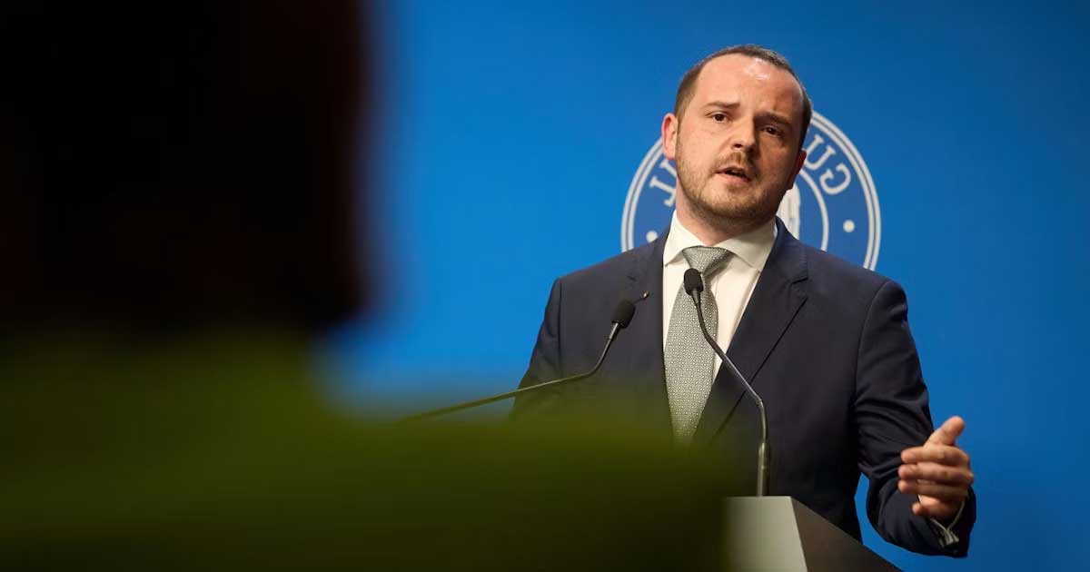 Alexandru Rogobete în conferință de presă, critici la adresa premierului Ilie Bolojan pe tema angajărilor din spitale, iulie 2026