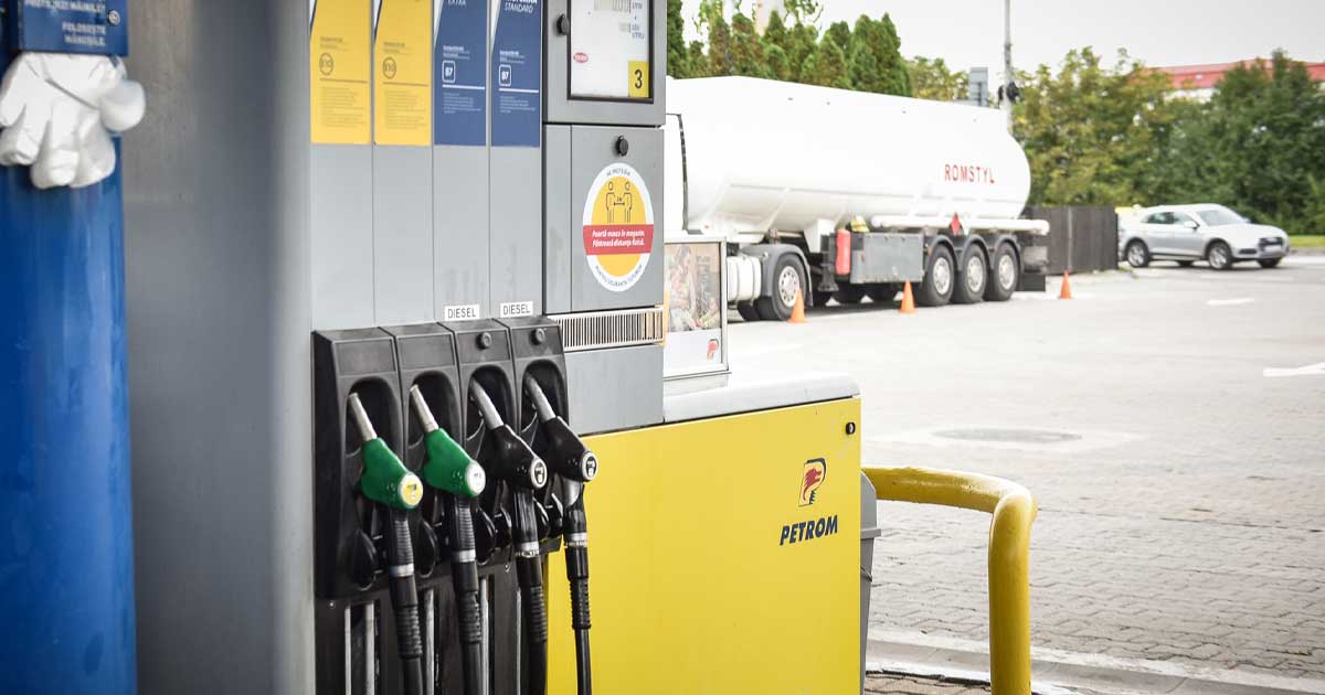 scadere pret petrol brent conflict sua iran 2026 599957 Pompă de benzinărie cu prețul carburanților afișat, pe fondul scăderii cotației petrolului Brent, iulie 2026