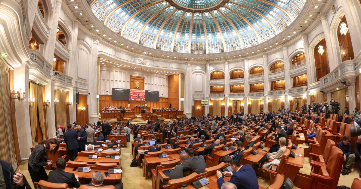 Sesiune de vot în plenul Parlamentului României, București, în contextul convocării sesiunii extraordinare din iulie 2026