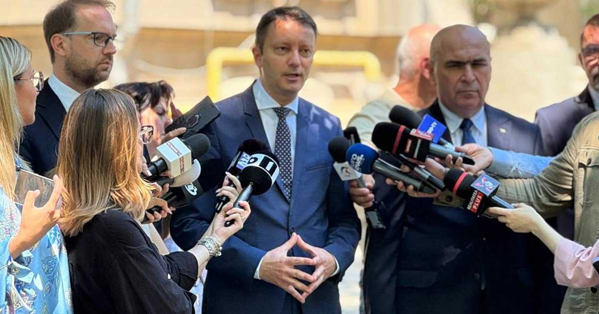 Siegfried Mureșan, europarlamentar PNL, la o conferință de presă privind criza politică din România, iulie 2026