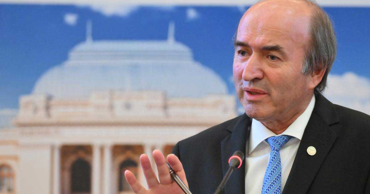 Tudorel Toader în timpul unei declarații publice despre alegerile anticipate din România, iulie 2026