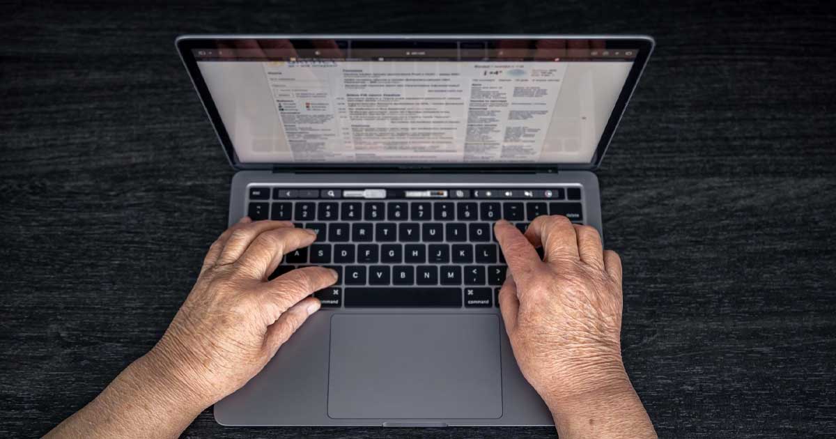 atac cibernetic clickfix dnsc 2026 846749 Ecran de calculator cu o fereastră falsă de verificare CAPTCHA, exemplu al atacului cibernetic ClickFix, iulie 2026