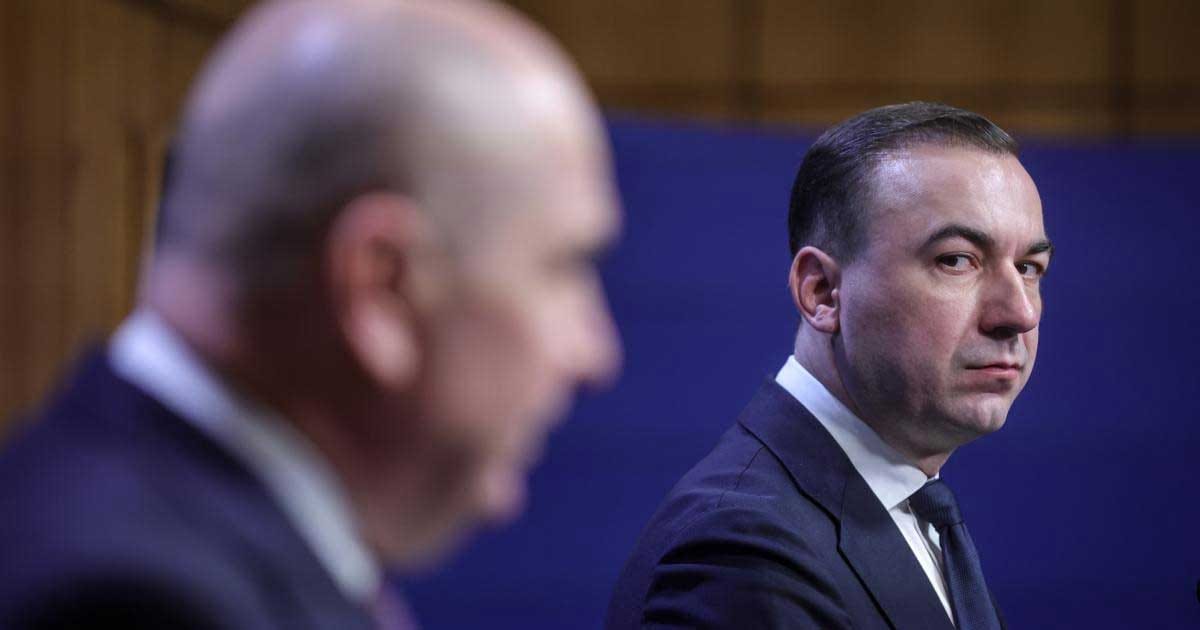 Ilie Bolojan și Bogdan Ivan, în timpul disputei publice pe tema crizei energetice, august 2026