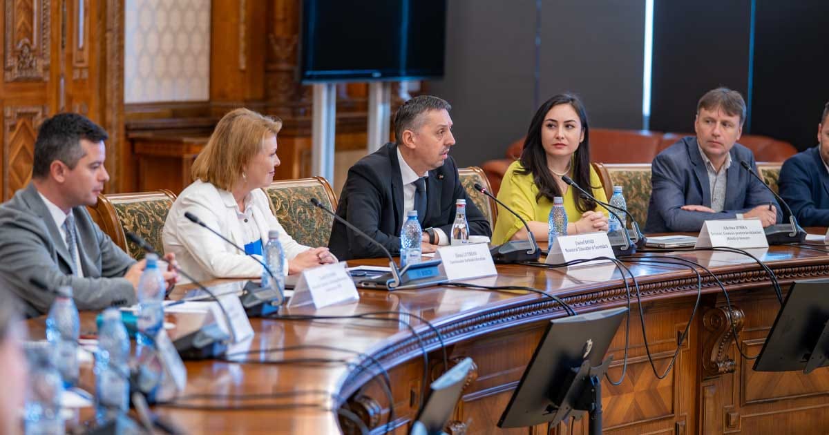 Ședință a Comisiei de învățământ din Camera Deputaților, vot pe admiterea paralelă la liceu, august 2026