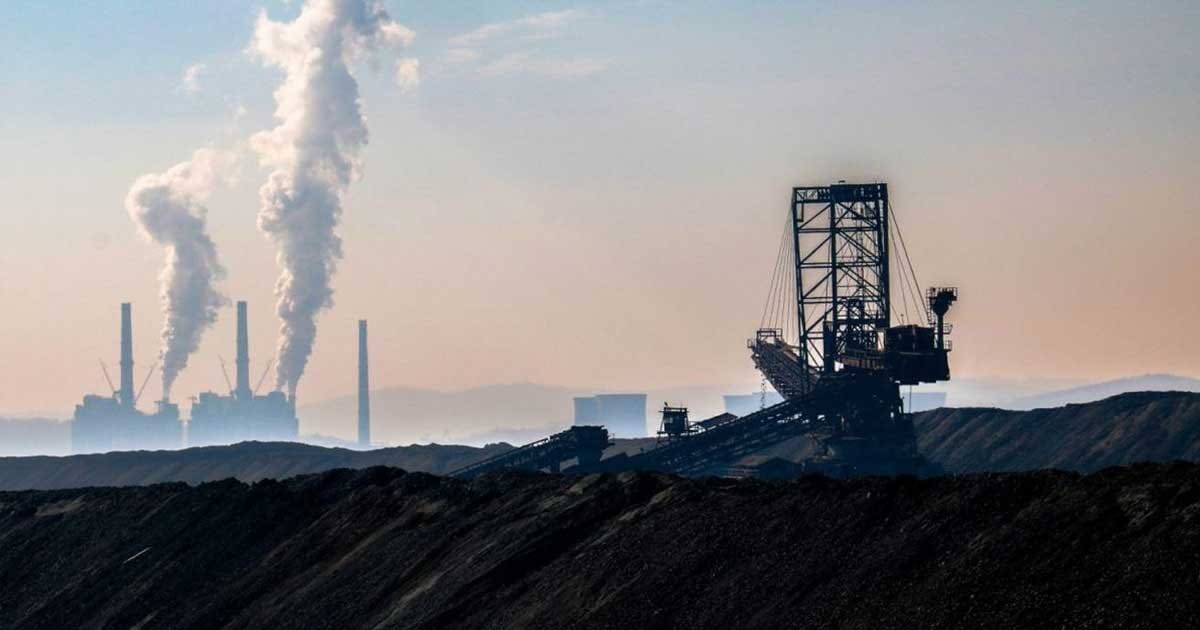 Centrală energetică pe cărbune din România, în contextul crizei energetice și al dezbaterilor privind decarbonizarea, august 2026