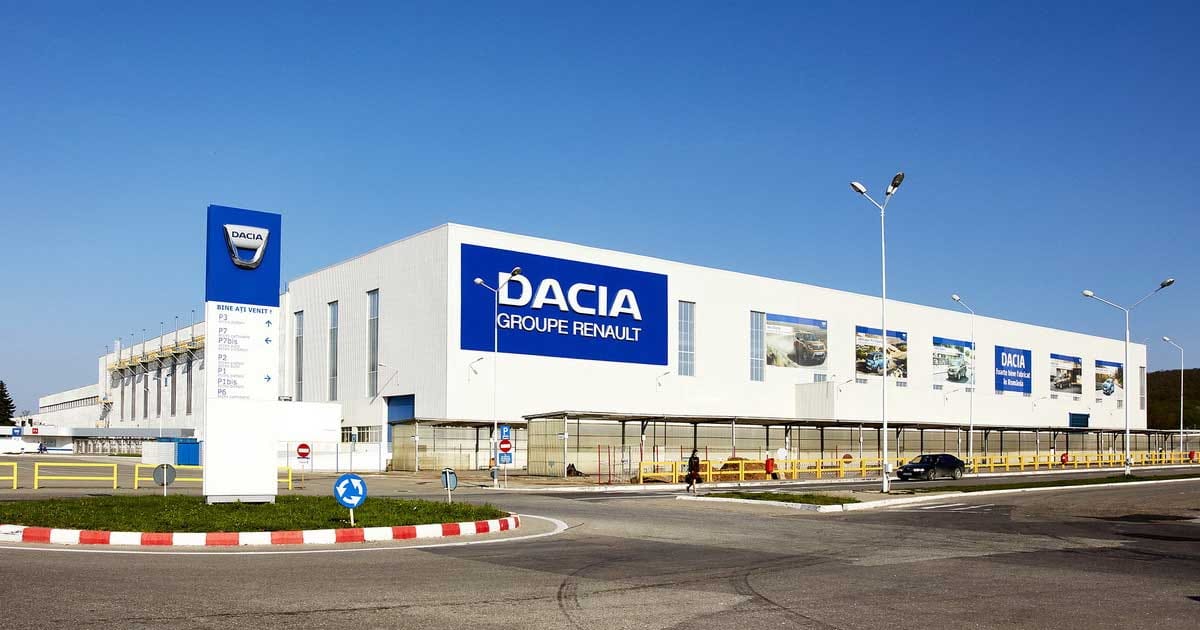 Uzina Automobile Dacia din Mioveni, linie de producție, repornirea activității în contextul crizei energetice, august 2026