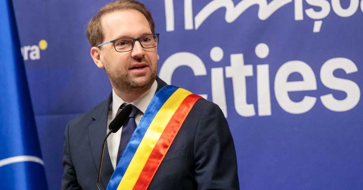 Dominic Fritz, primarul Timișoarei, în timpul unei declarații publice după decizia CCR privind Legea integrității, august 2026