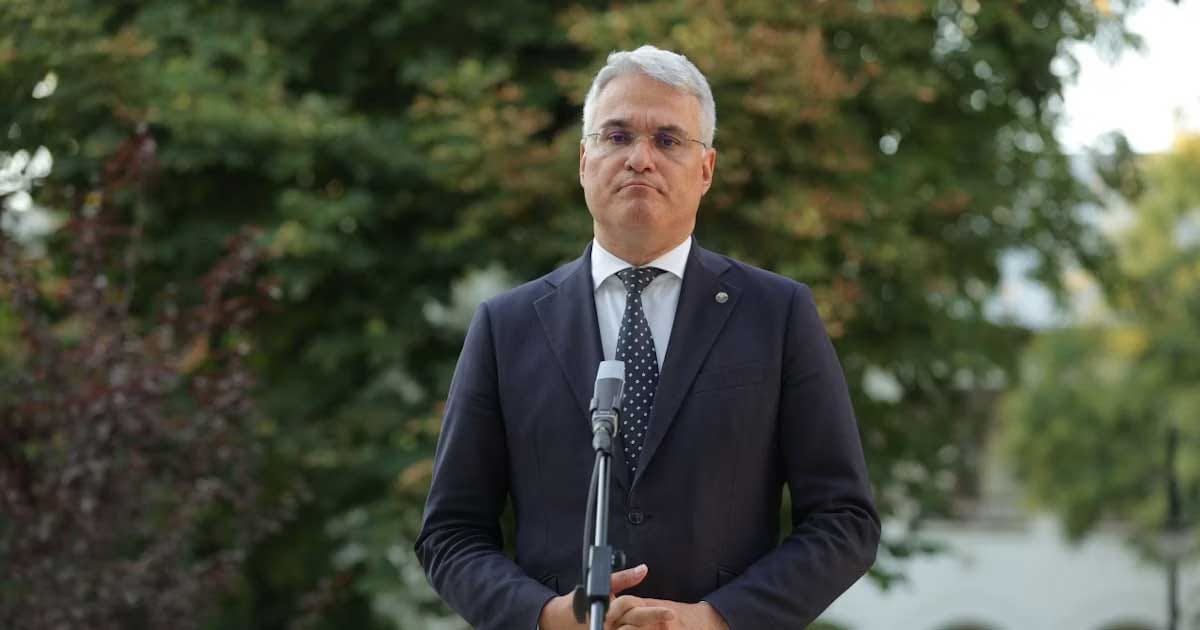 Dragoș Pîslaru la o conferință de presă despre Legea salarizării unitare, august 2026