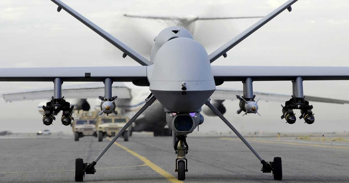 Dronă militară de recunoaștere survolând o zonă de antrenament, în cadrul unui exercițiu NATO în Germania