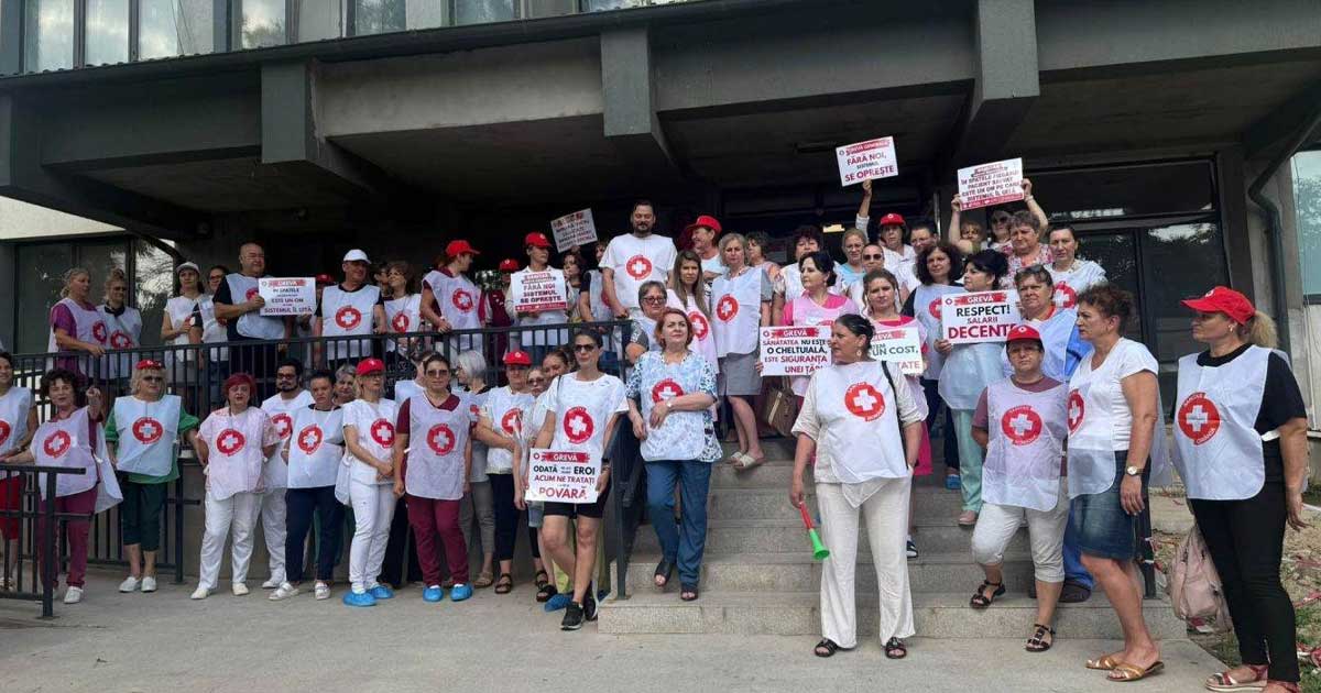 greva sanitas suspendata lege salarizare 2026 321603 Personal medical în grevă la un spital din România, protest SANITAS pentru legea salarizării, iulie 2026