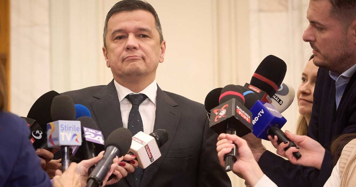 Sorin Grindeanu vorbește presei la Palatul Parlamentului despre majoritatea politică, august 2026