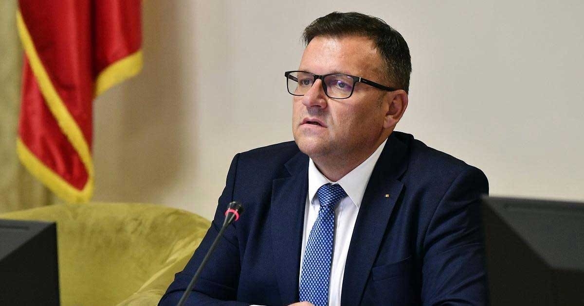 Marius Budăi în timpul unei dezbateri publice despre salariile bugetarilor, august 2026