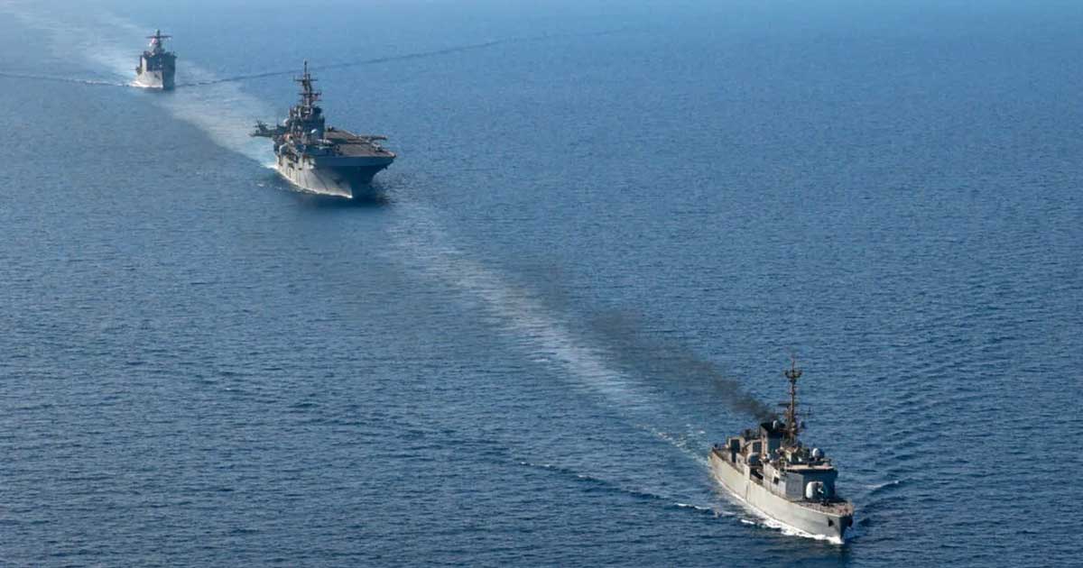Nave militare NATO în apropierea Strâmtorii Ormuz, simbolizând discuțiile aliaților despre libertatea de navigație, august 2026
