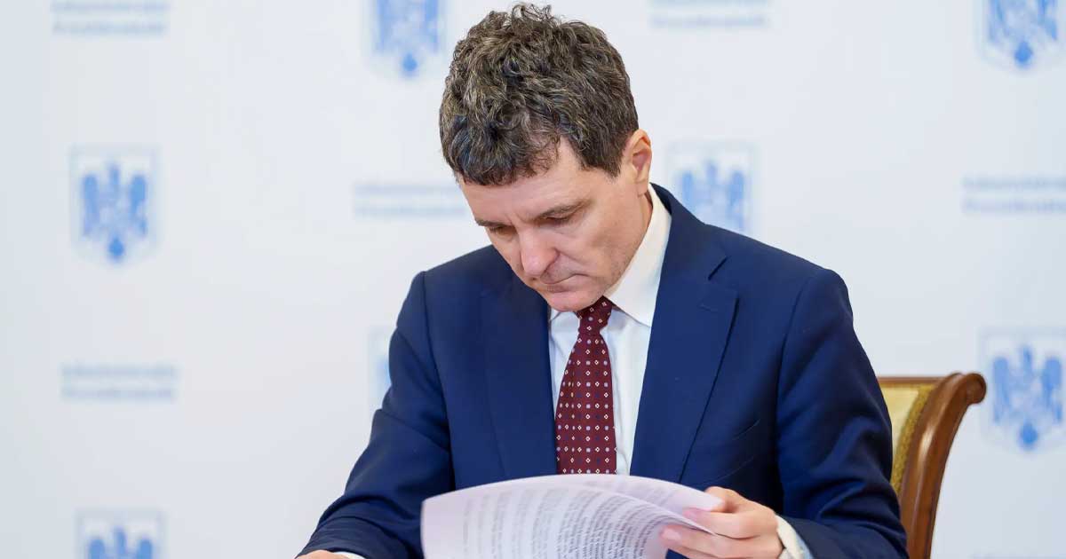 Nicușor Dan semnează decretul de promulgare a Legii ANI la Palatul Cotroceni, august 2026
