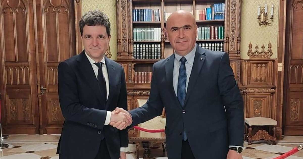 Nicușor Dan și Ilie Bolojan la o întâlnire oficială, discuții despre formarea noului guvern, august 2026