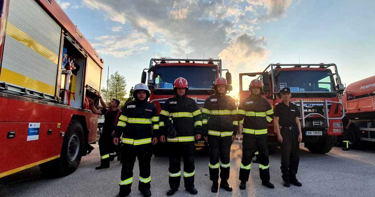 Pompieri români în echipament de intervenție, misiune de stingere a incendiilor de vegetație în Franța, 2026