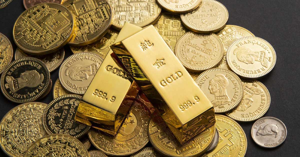 Lingouri de aur, simbolizând avansul prețului aurului pe fondul datoriei SUA, august 2026