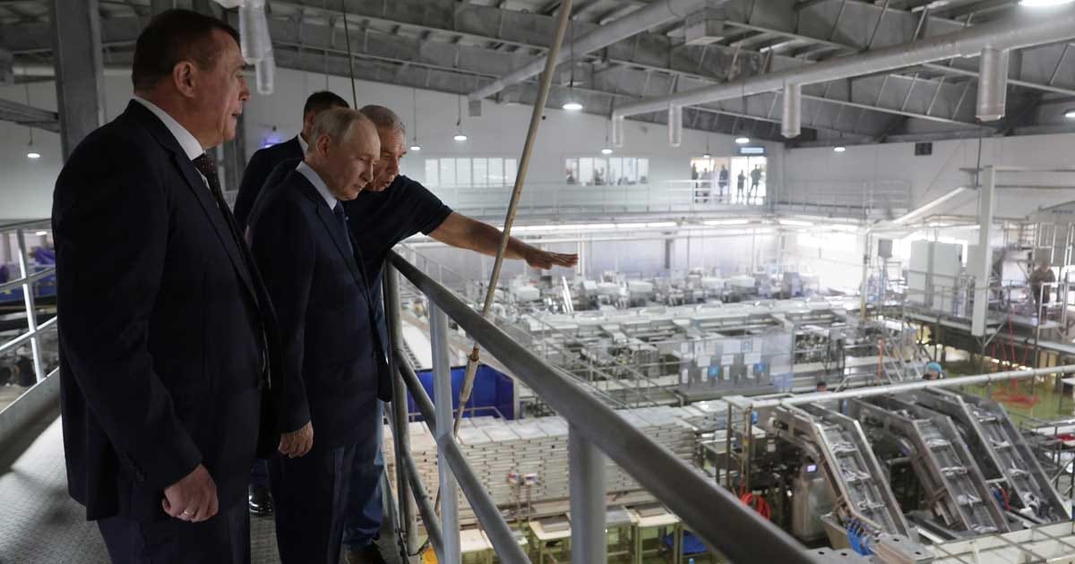 Vladimir Putin în vizită pe insula Iturup, arhipelagul Kurile disputat cu Japonia, august 2026
