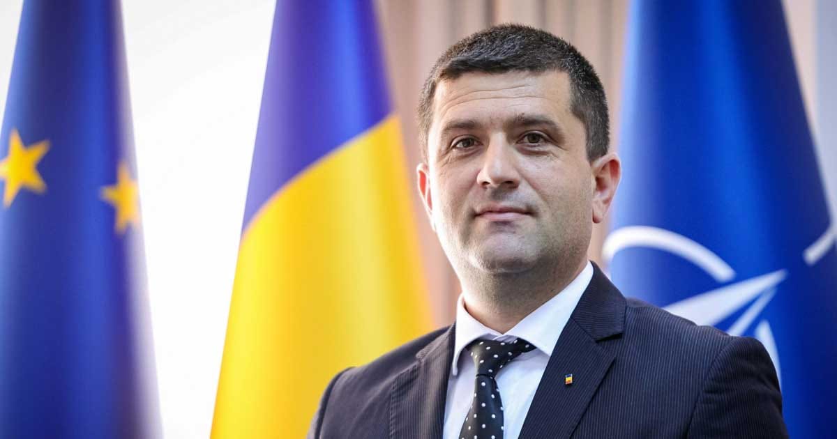 Ministrul Radu Miruță în timpul unei declarații publice despre Complexul Energetic Oltenia, august 2026