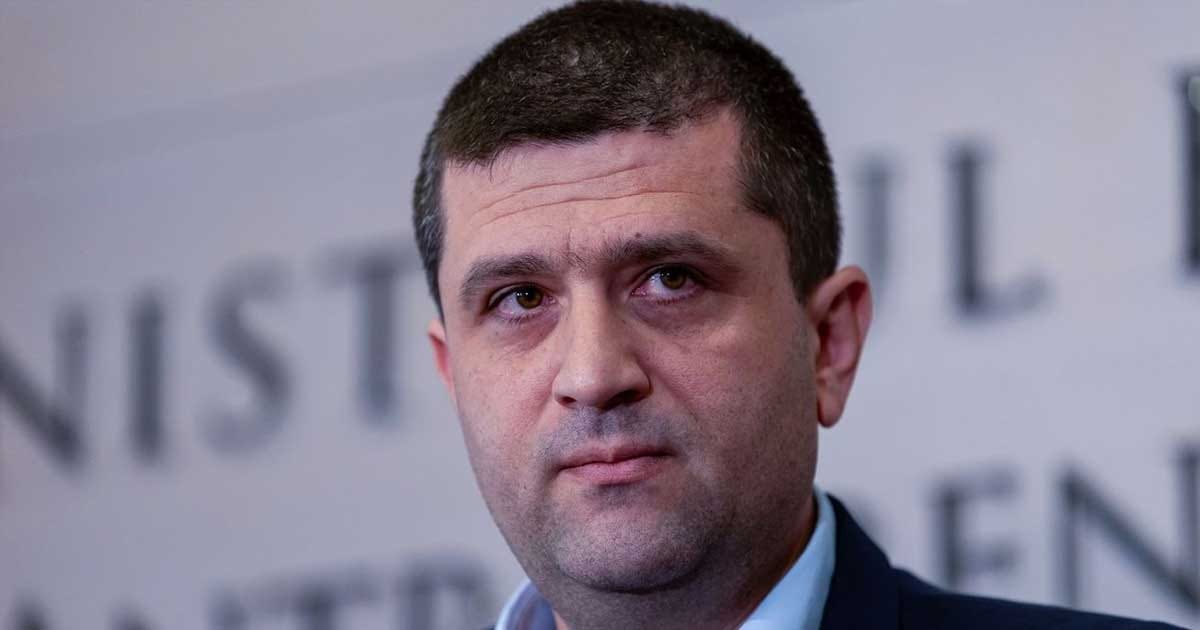 Radu Miruță, ministrul Apărării, în timpul unei declarații publice despre relația cu Administrația Prezidențială, august 2026