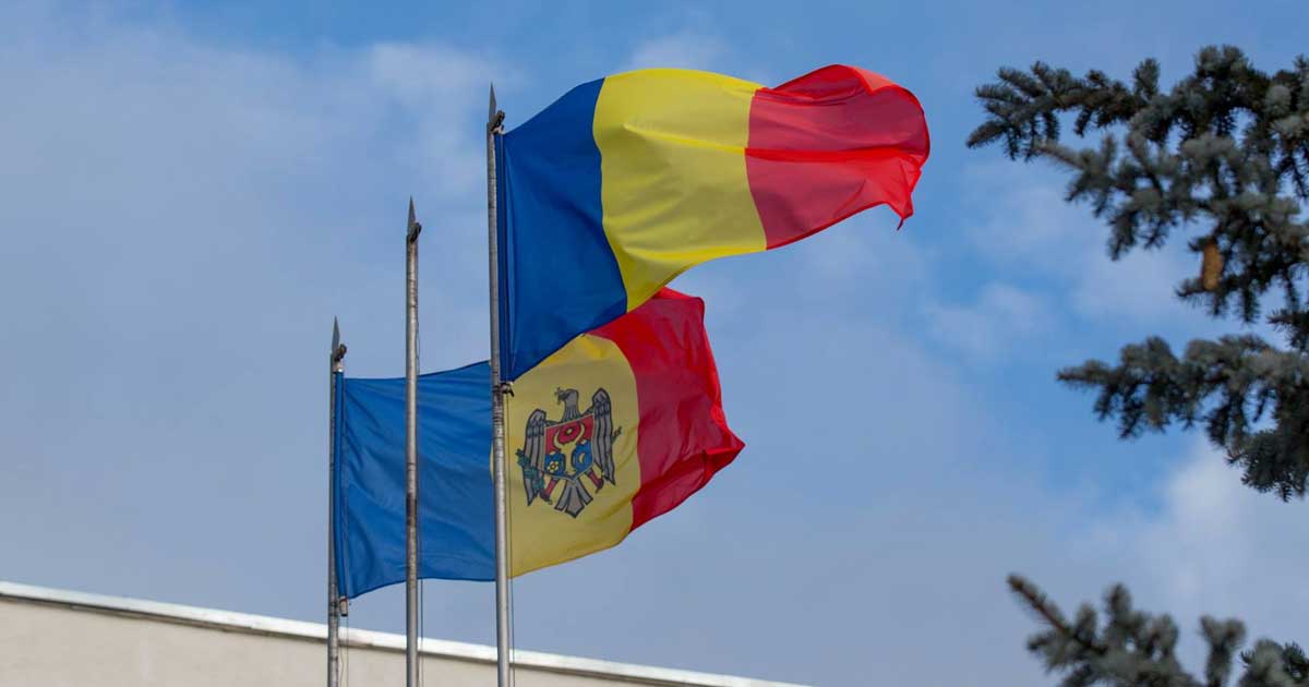 Steaguri ale României și Republicii Moldova, simbol al scenariului unirii discutat de The Economist, august 2026