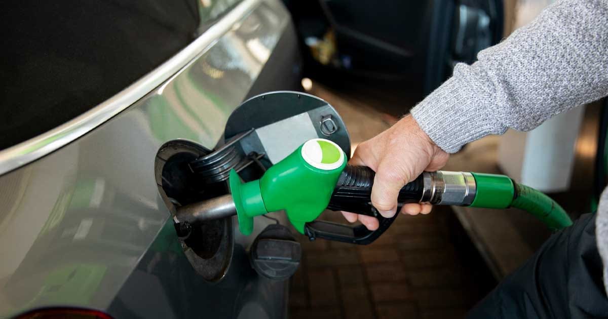 scumpire carburanti benzina motorina 2026 673862 Pompă de alimentare cu carburanți într-o benzinărie din România, scumpire preț motorină și benzină, august 2026