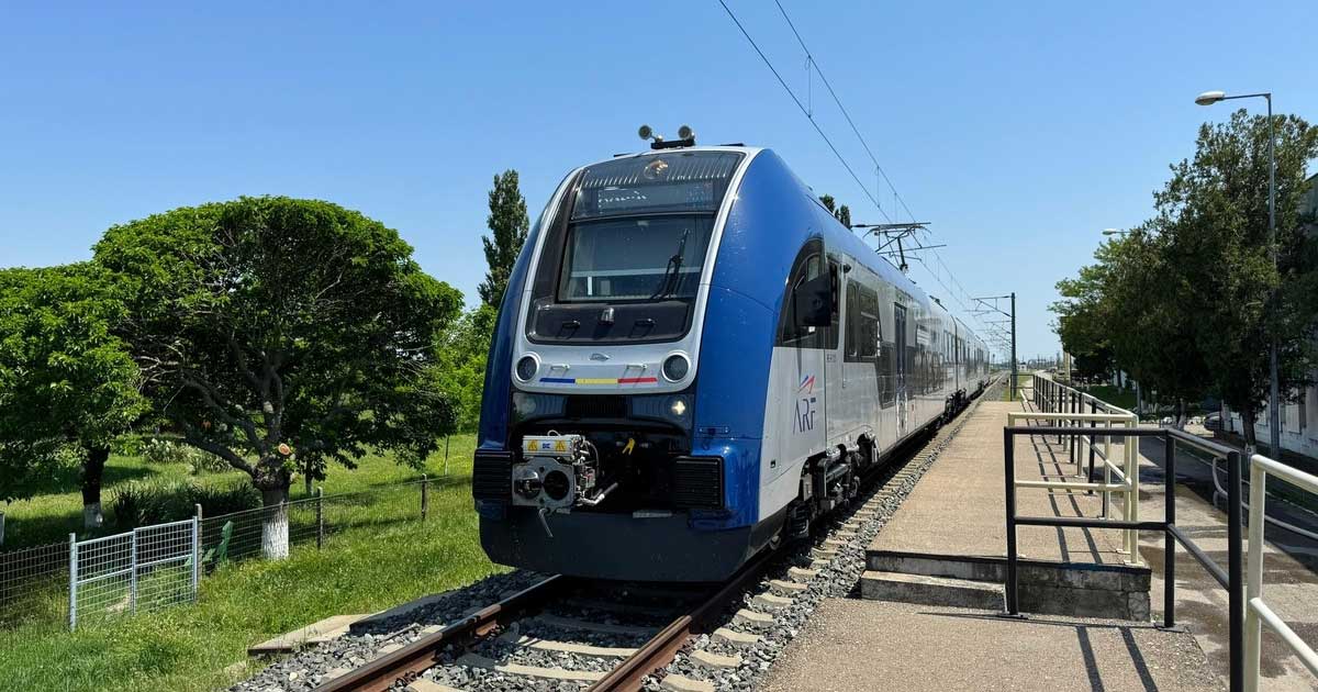 tren pesa bucuresti brasov cfr calatori 2026 646087 Tren electric PESA staționat pe peron, înainte de prima cursă spre Brașov, august 2026