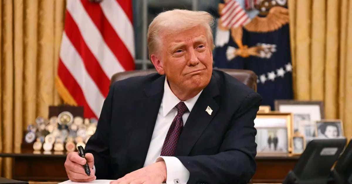 trump cnn reportera biroul oval 2026 101579 Donald Trump vorbind în Biroul Oval de la Casa Albă, în timpul unui eveniment public cu presa, august 2026