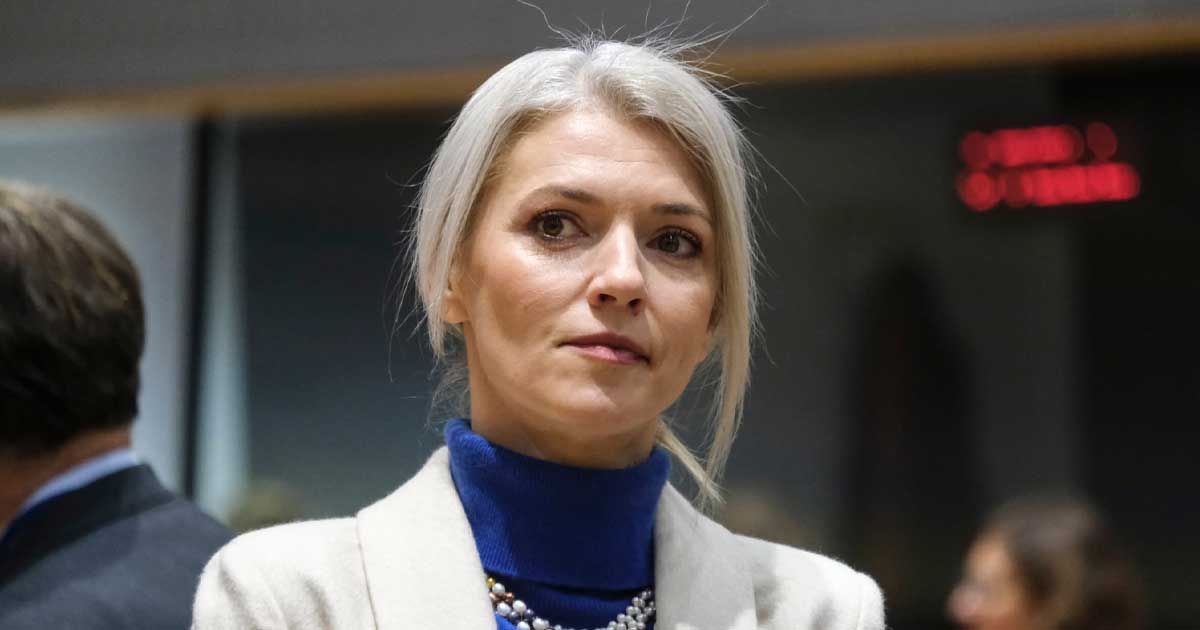 Alina Gorghiu, senator PNL, în timpul unei declarații publice despre voturile necesare pentru Guvernul Mureșan, septembrie 2026