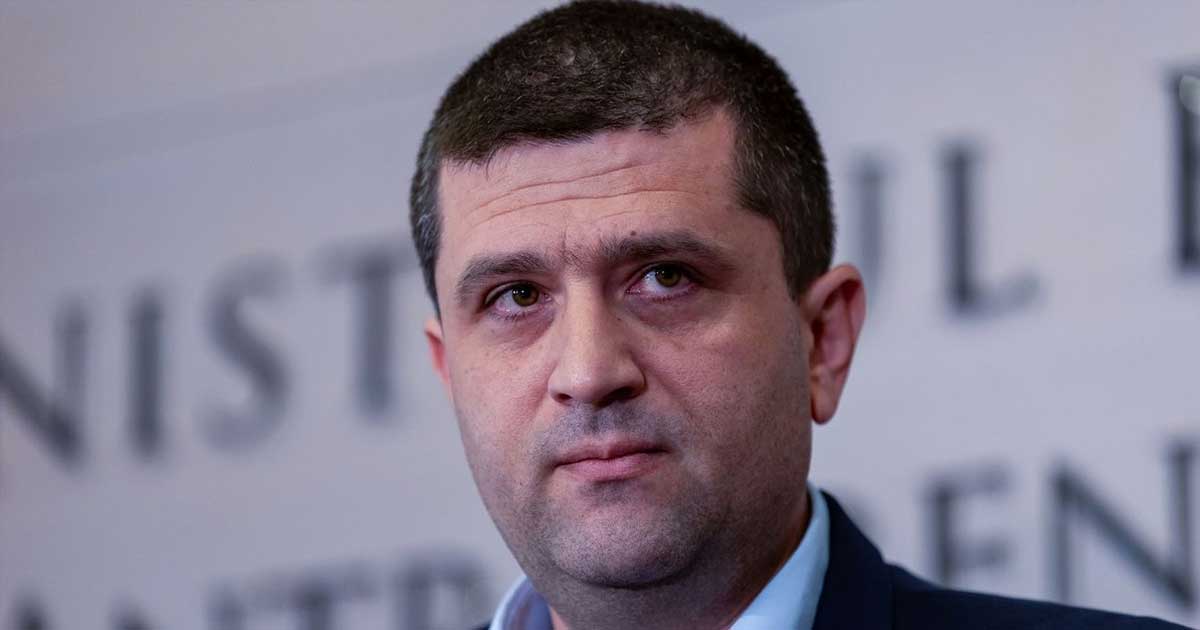 Radu Miruță, ministrul interimar al Apărării, răspunde întrebărilor parlamentarilor la audierea din comisii, București, septembrie 2026