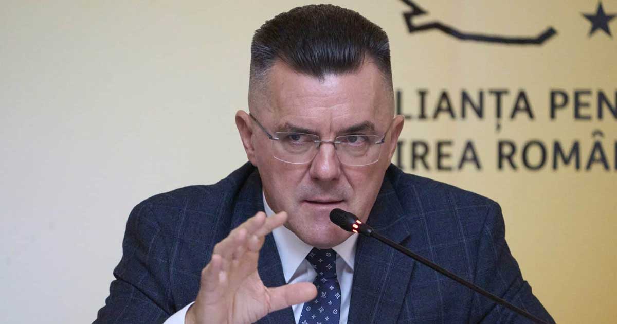 Dan Dungaciu, prim-vicepreședintele AUR, în platou TV, discutând despre consultările de la Cotroceni, septembrie 2026