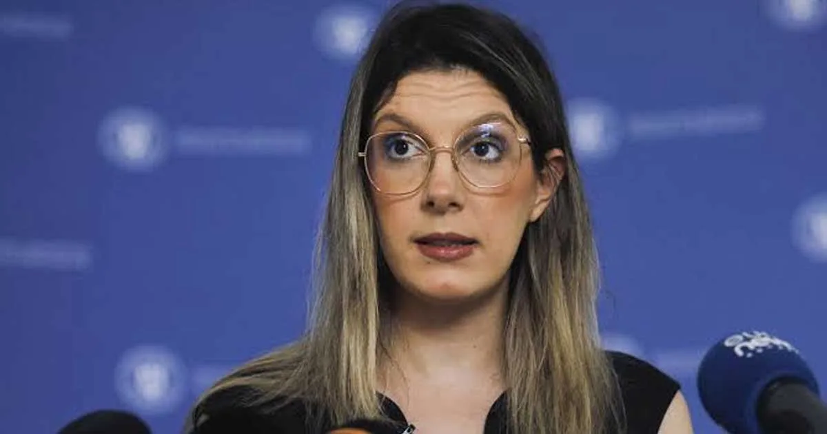 Diana Buzoianu, ministra interimară a Mediului, în timpul unei declarații publice despre sesizarea la CNCD, septembrie 2026