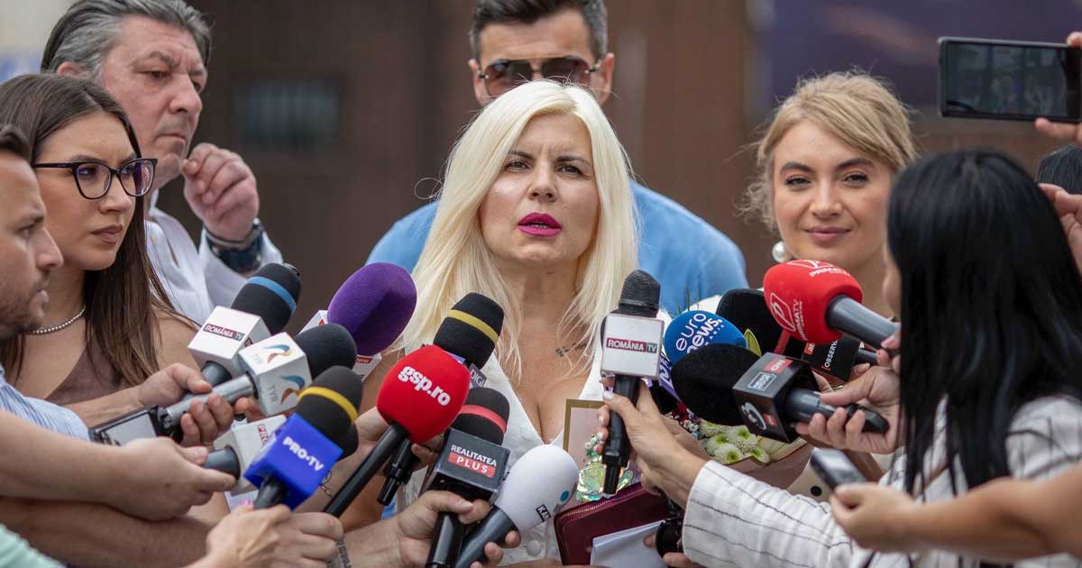 Elena Udrea la o conferință de presă, discurs critic despre clasa politică și criza premierului, septembrie 2026