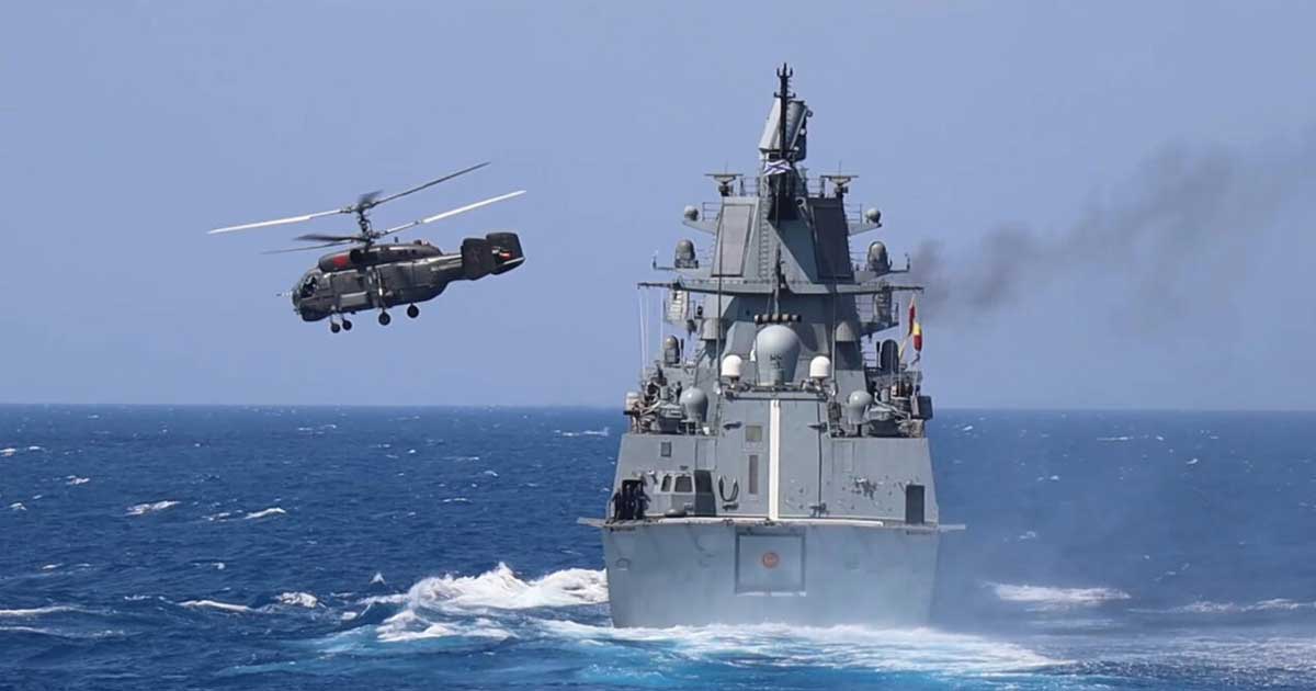 Elicopter militar danez survolând Marea Baltică, incident cu o fregată rusă în largul Danemarcei, septembrie 2026
