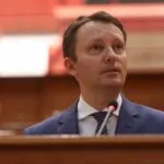 Guvernul Mureșan a picat în Parlament, sub pragul de 233 de voturi