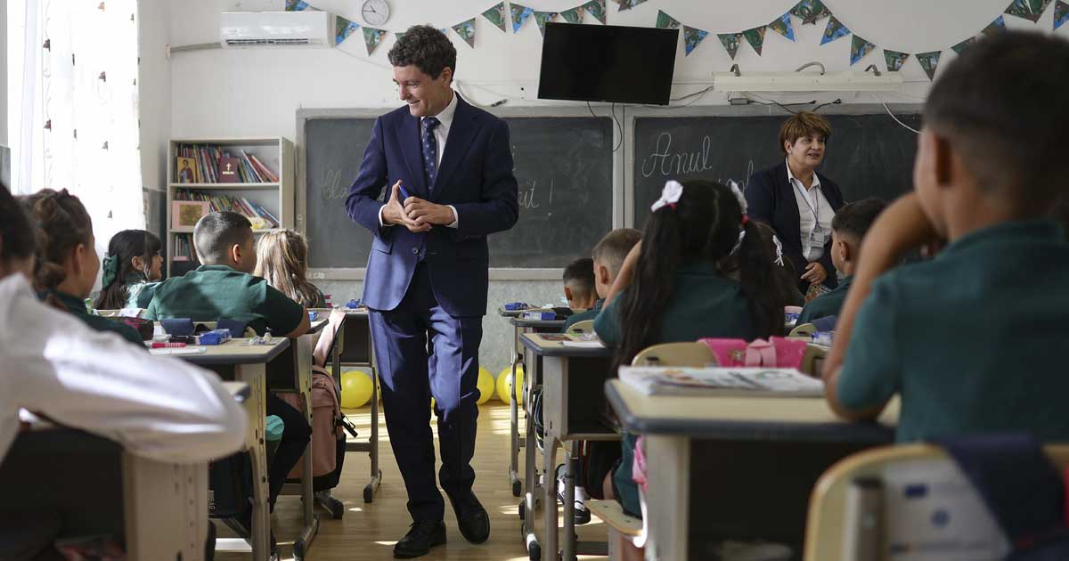 Nicușor Dan la deschiderea anului școlar la o școală din Curcani, județul Călărași, septembrie 2026