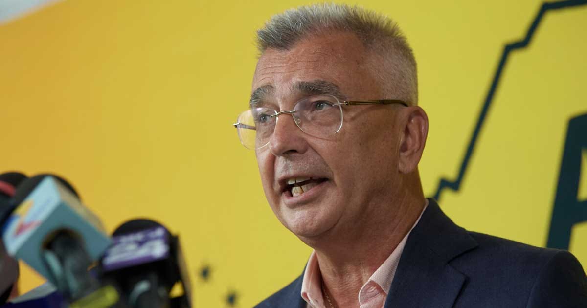 petrisor peiu guvern psd aur 2028 septembrie 2026 133393 Petrișor Peiu, liderul senatorilor AUR, în timpul unei declarații de presă la Parlament, septembrie 2026