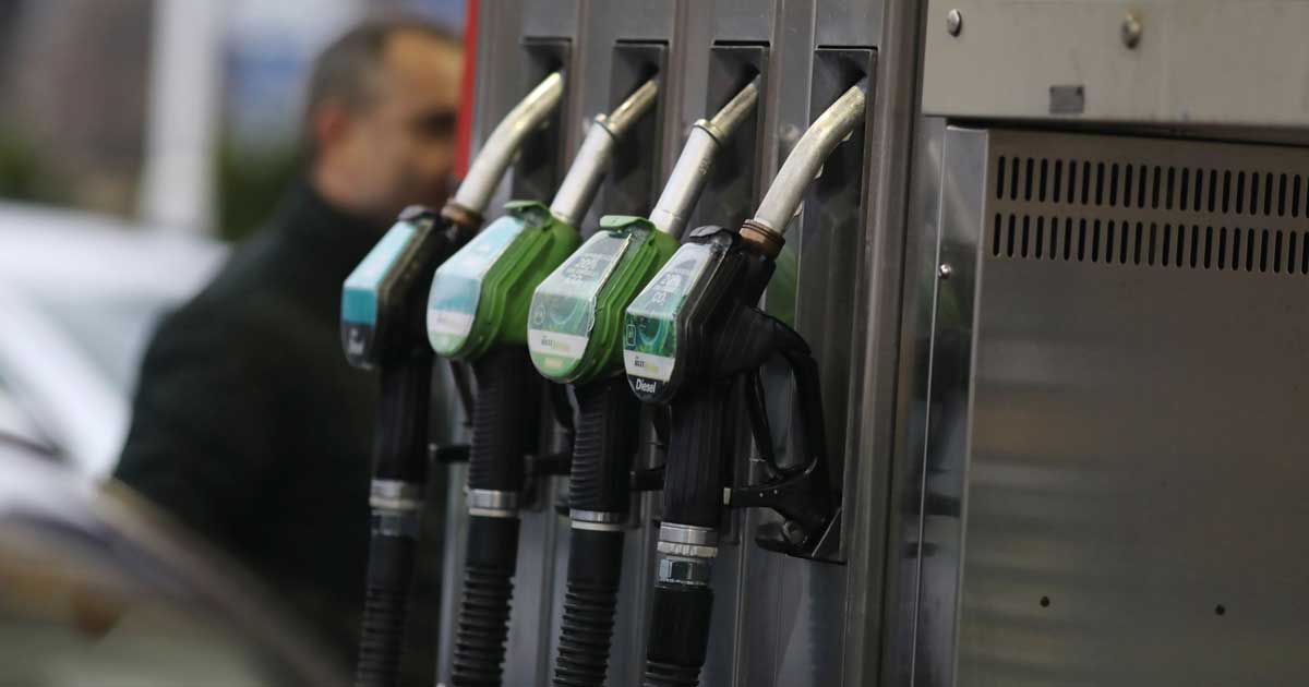 Pompă de alimentare cu motorină într-o benzinărie din România, septembrie 2026