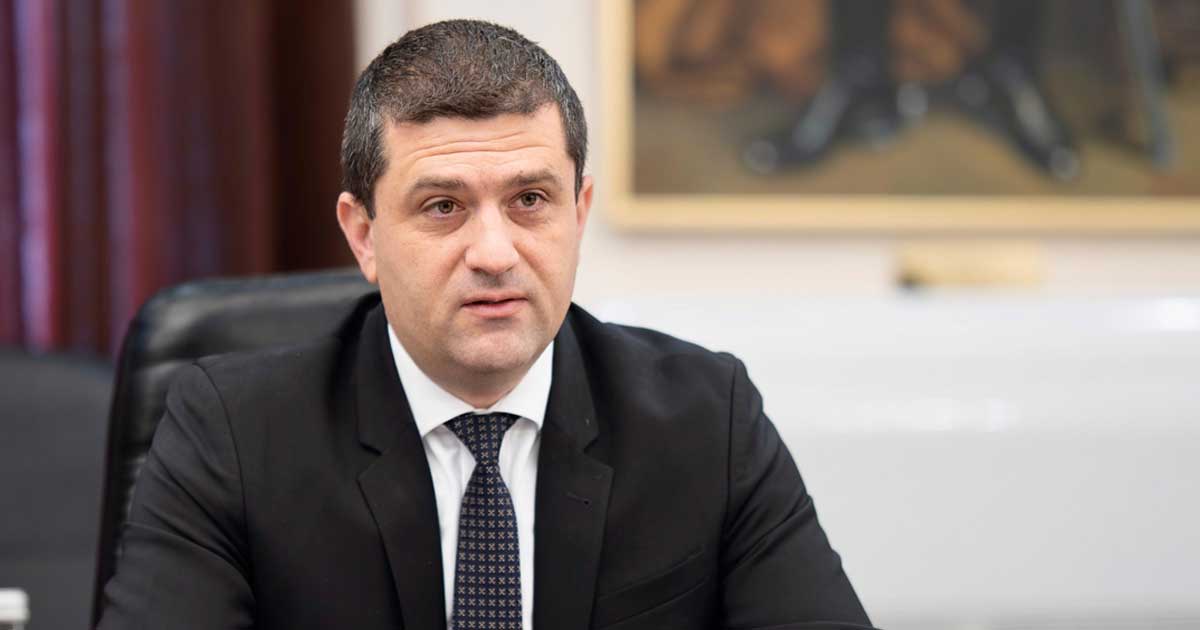 Radu Miruță, ministrul interimar al Transporturilor, la o conferință de presă despre bugetul CFR Călători, septembrie 2026