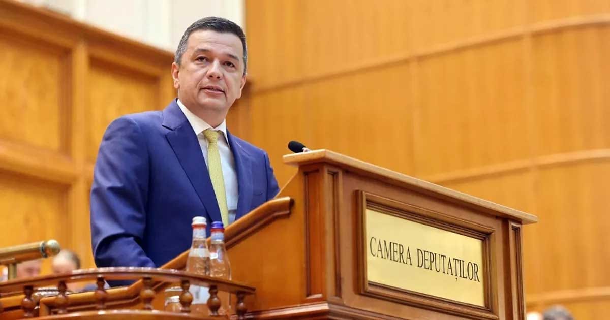 Sorin Grindeanu la tribuna Parlamentului, în timpul discursului lui Grindeanu înaintea votului pentru Guvernul Mureșan, 30 septembrie 2026