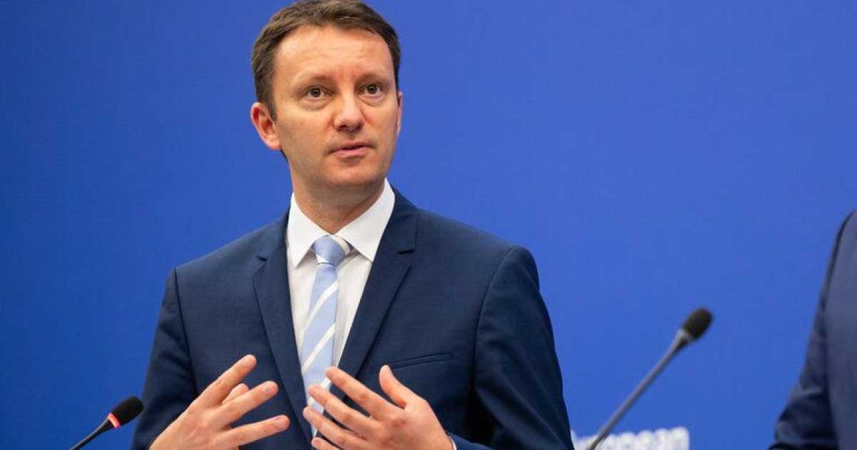 Siegfried Mureșan, premierul desemnat, alături de soția sa Cătălina Manea, septembrie 2026
