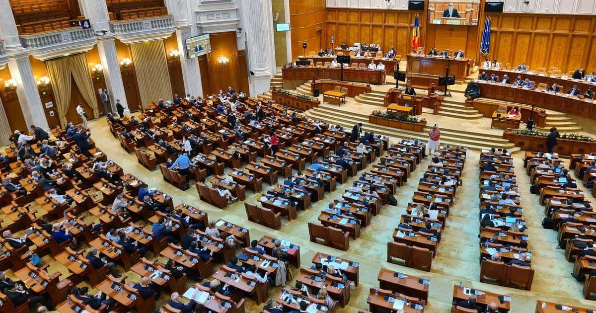 Sala de plen a Camerei Deputaților din București, unde s-a dezbătut comisia de anchetă Mykonos-Sena cerută de USR