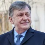 Crin Antonescu: Nazare ar fi premierul care strânge majoritatea