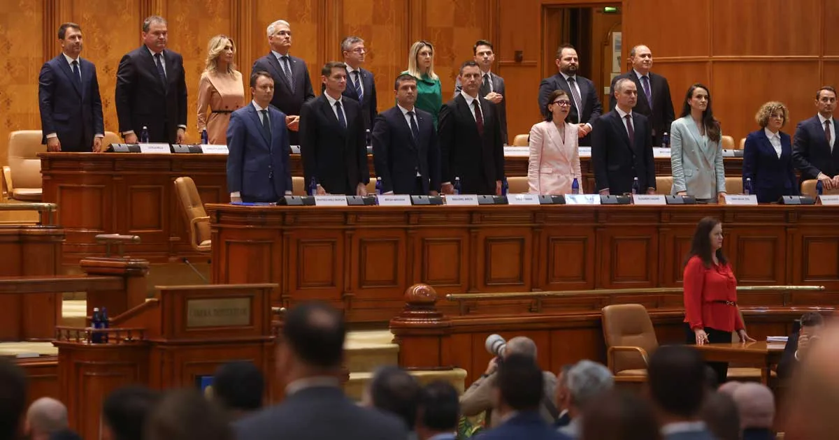 Plenul Parlamentului din București în ziua votului asupra Guvernului Mureșan, înaintea deciziei S&P privind ratingul României, septembrie 2026