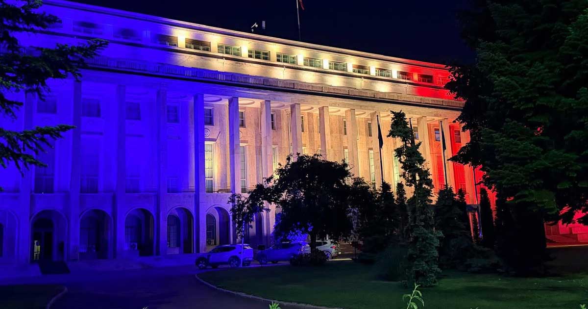 Clădirea Palatului Victoria din București, unde delegația Congresului SUA urma să fie primită de premierul interimar