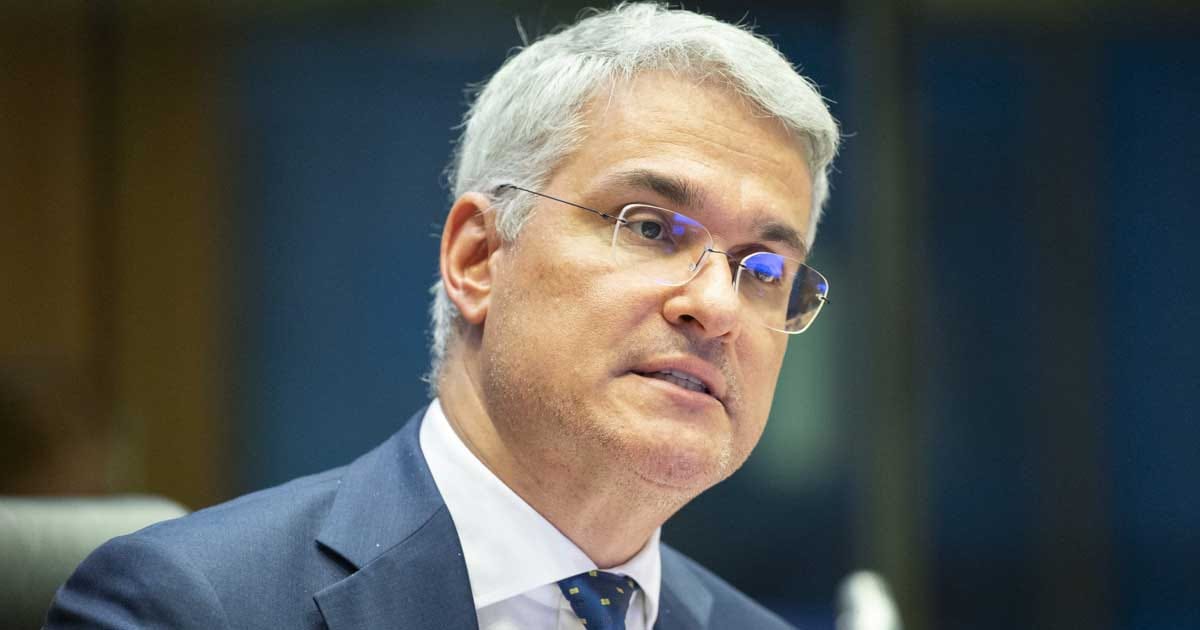 Dragoș Pîslaru, ministrul interimar al Investițiilor, anunță depunerea ultimei cereri de plată din PNRR către Comisia Europeană, octombrie 2026